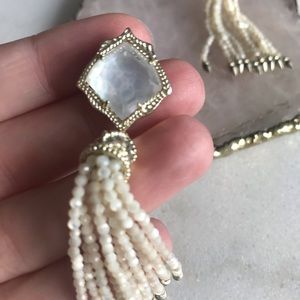 Kendra Scott Jewelry - Kendra Scott Misha Earrings- Ivory Mother of Pearl Kendra Scott Jewelry - Kendra Scott Misha Earrings- Ivory Mother of Pearl